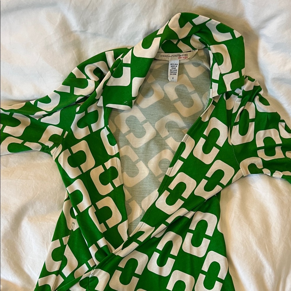 Diane Von Furstenberg Green and White Geometric Wrap Dress - Picture 3 of 3